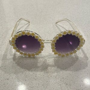 Daisy sunglasses